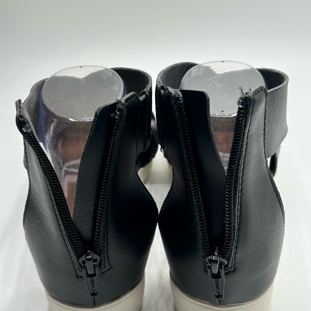 A New Day Black Crisscross Sandals w/White Soles Size 10. - Picture 6 of 9